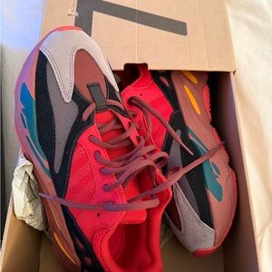 Yeezy 700 boost hi-Res 100% Authentic